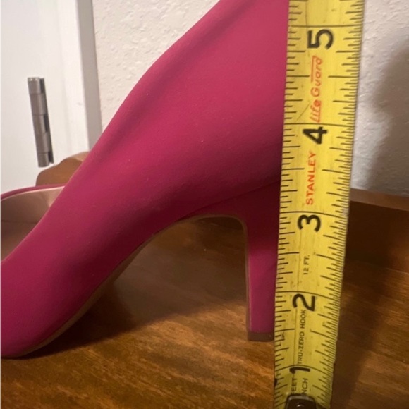 Pumps - Picture 2 of 3